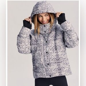 Varley Highland Snake Printed Puffer Jacket Color White/Black snake print L EUC